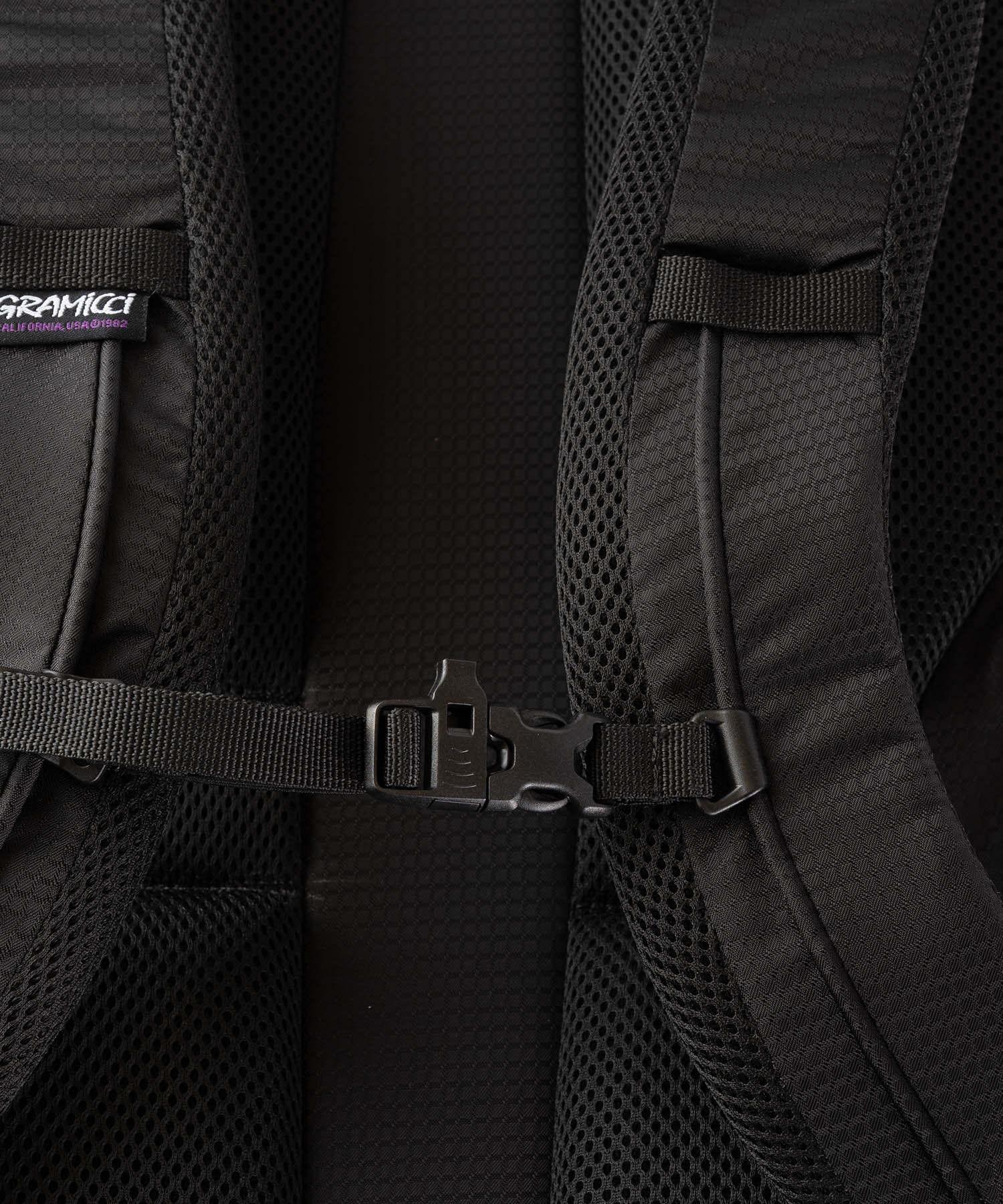 Gramicci 25L Day Pack (Black) - Image 8