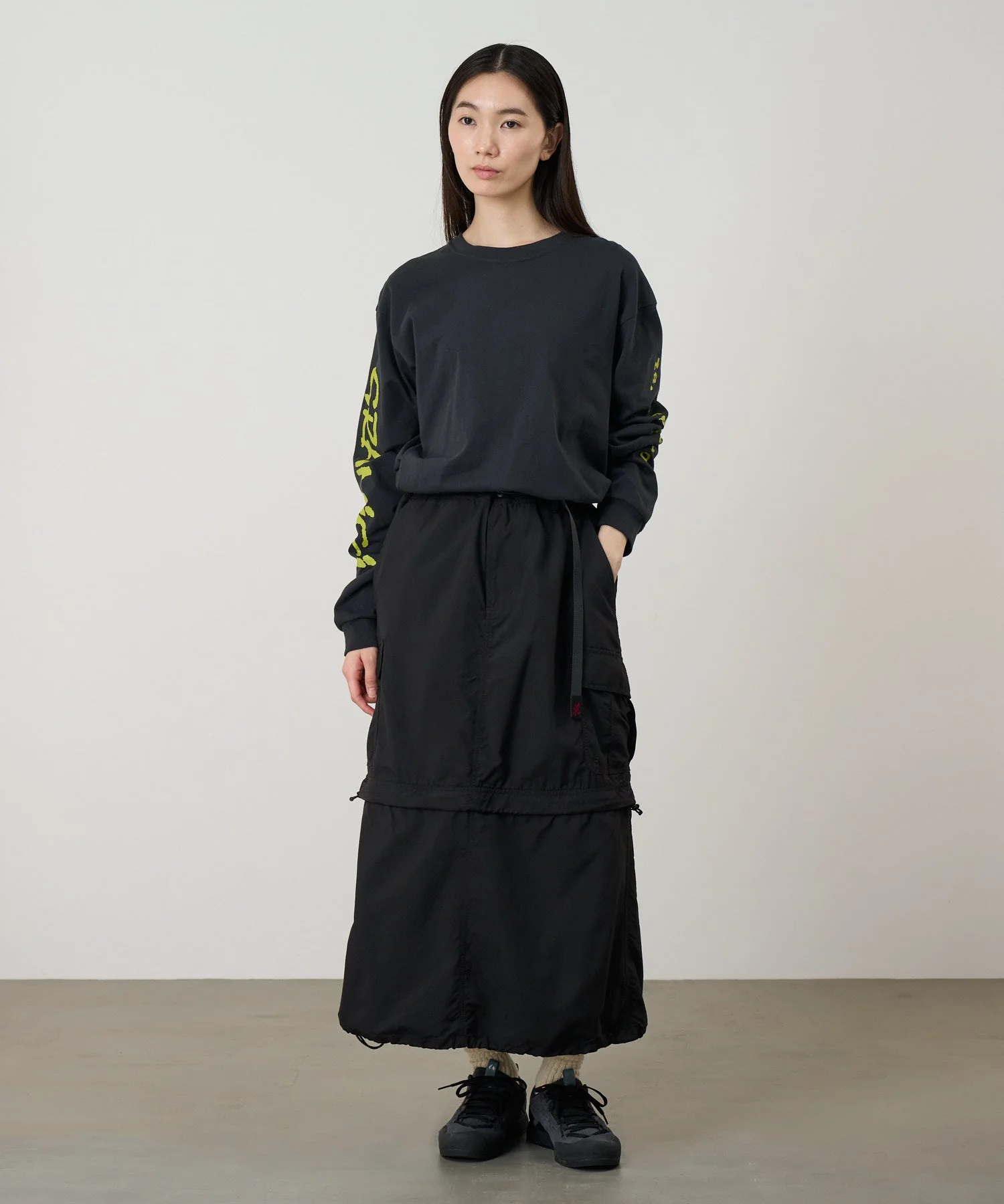 Gramicci Convertible Cargo Skirt (Black) - Image 2