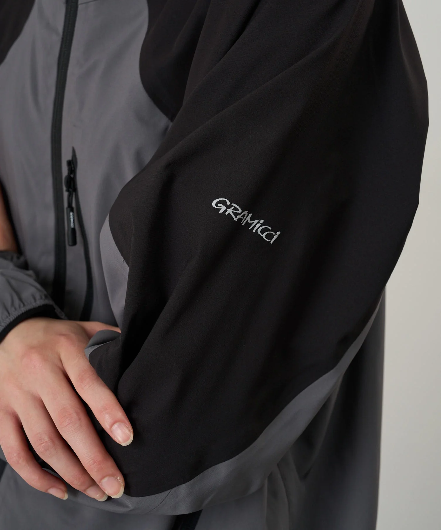 Gramicci DWR Hooded Field Jacket (Black) - Image 6