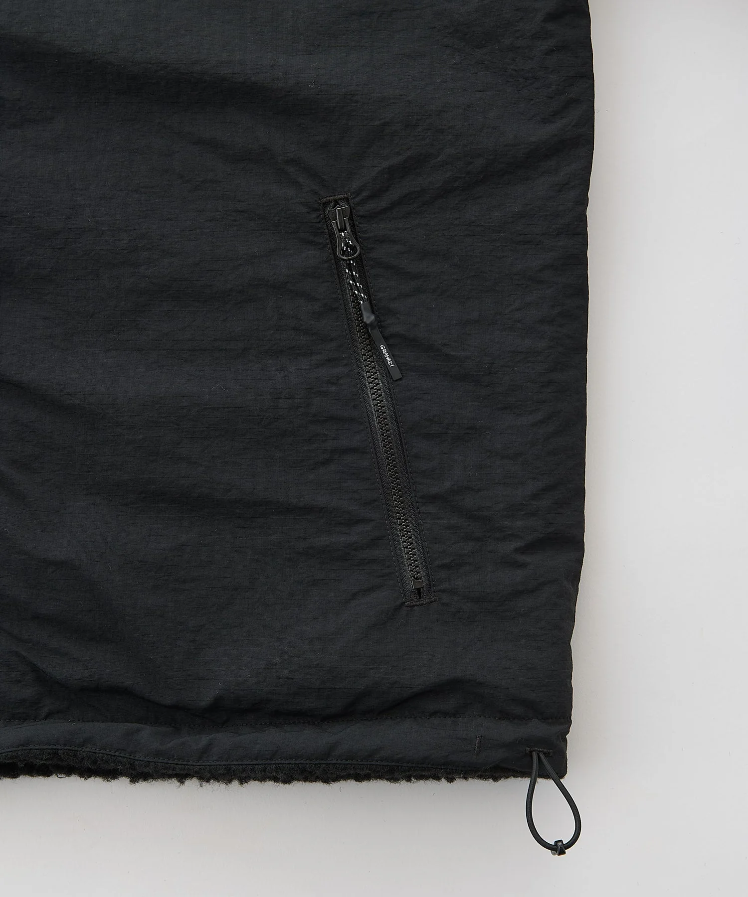Gramicci Reversible Sherpa Jacket (Charcoal / Black) - Image 12