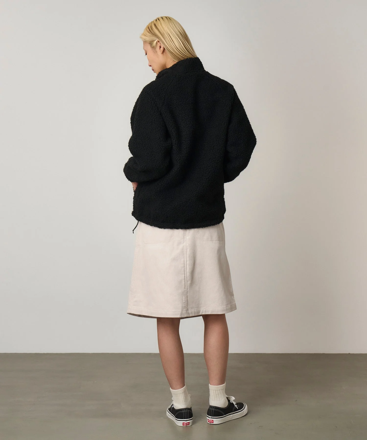 Gramicci Reversible Sherpa Jacket (Charcoal / Black) - Image 6