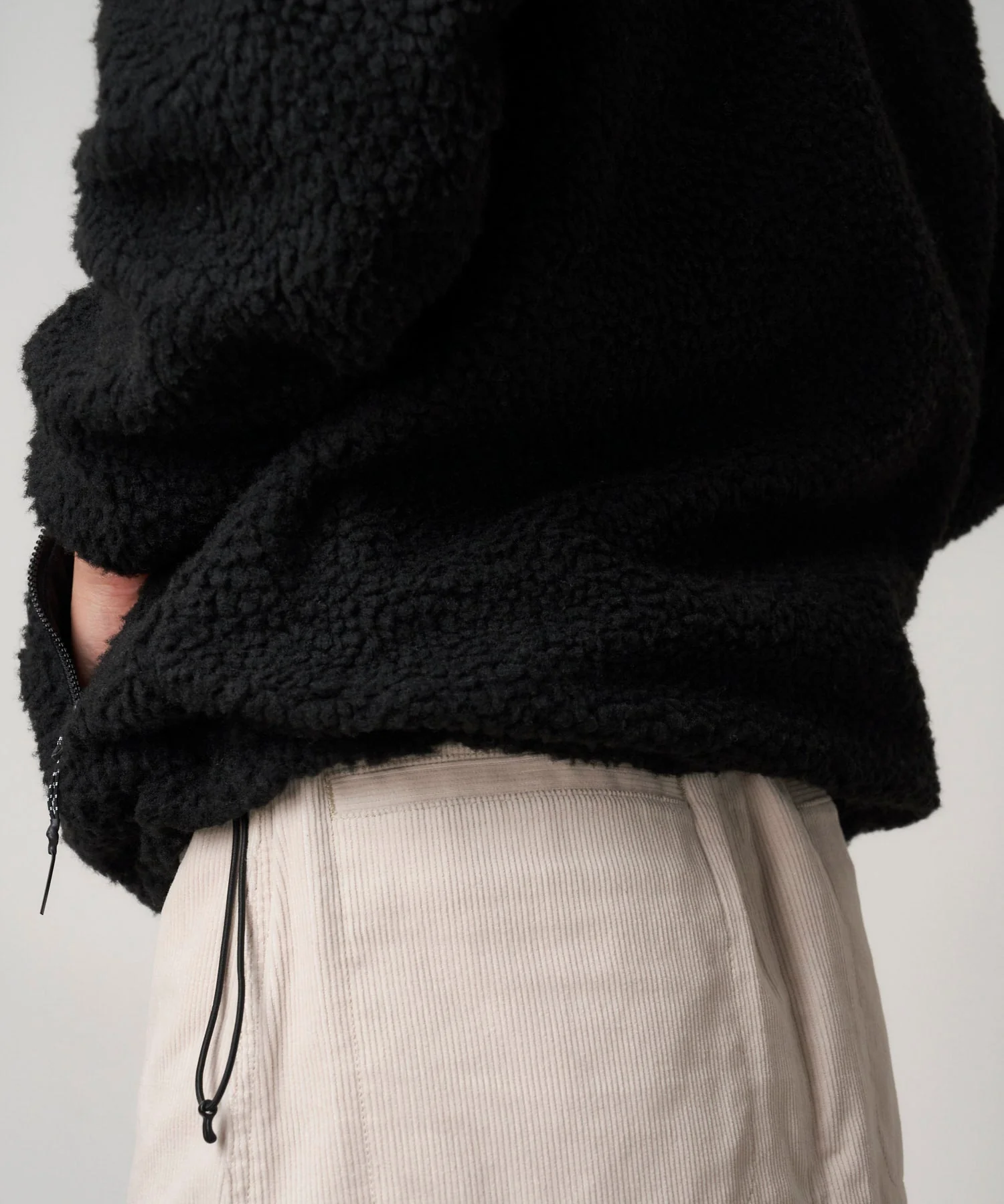 Gramicci Reversible Sherpa Jacket (Charcoal / Black) - Image 9