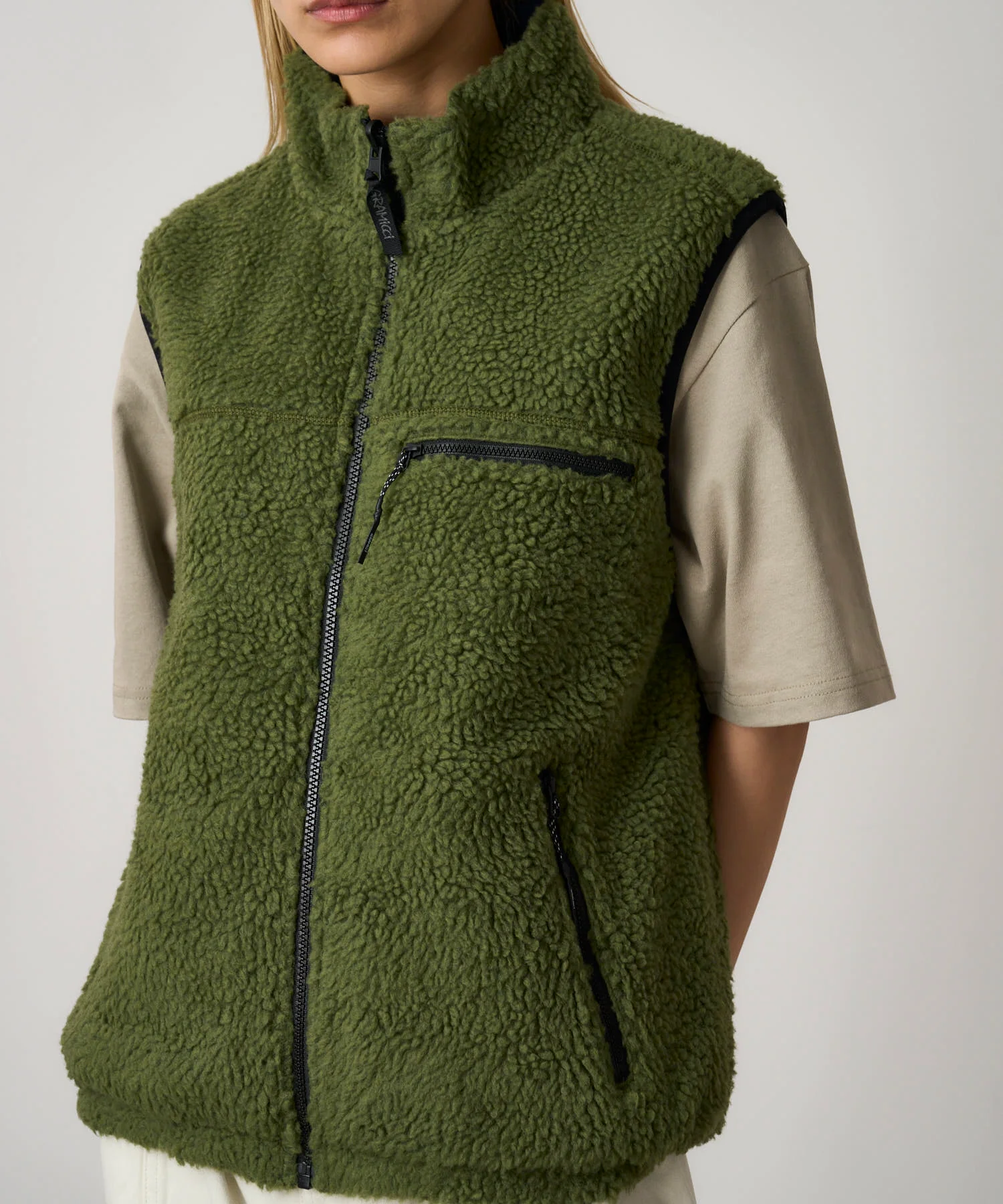 Gramicci Reversible Sherpa Vest (Olive / Dusty Navy) - Image 4